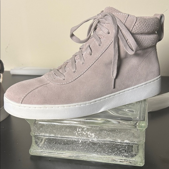 Vionic Jennings Elegant Women's Suede Sneakers in beige . Size 10‎ - Picture 3 of 12